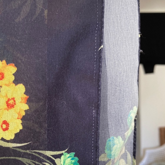 Floral Patterned Scarf - Picture 6 of 10